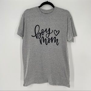 Gildan Boy Mom T Shirt Gray Size Medium